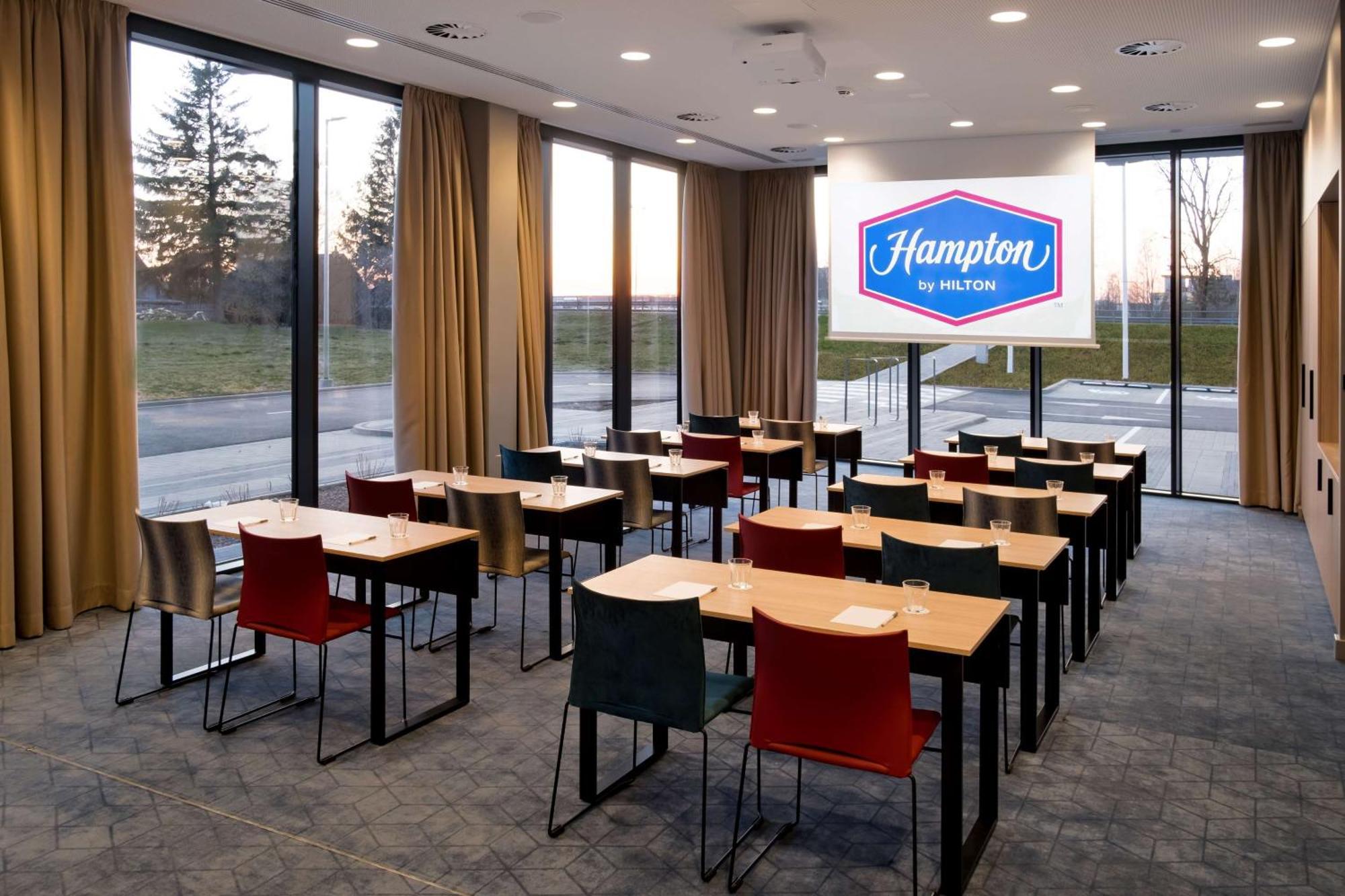 Hampton By Hilton Riga Airport Hotel Marupe Bagian luar foto