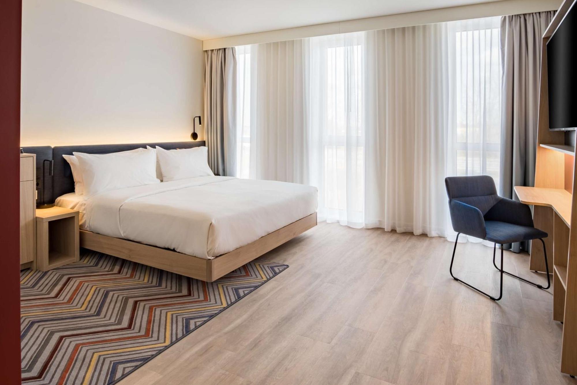 Hampton By Hilton Riga Airport Hotel Marupe Bagian luar foto