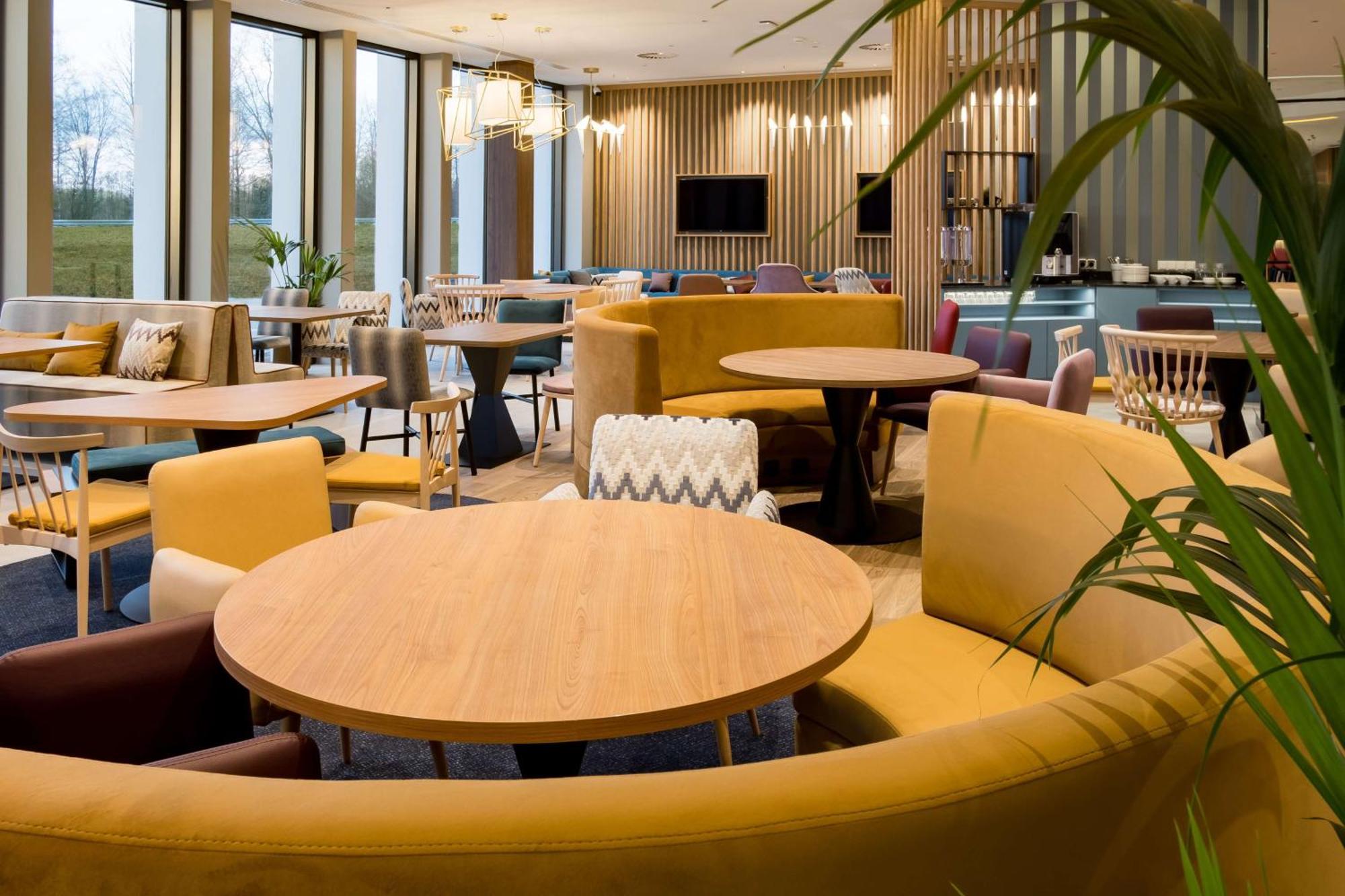 Hampton By Hilton Riga Airport Hotel Marupe Bagian luar foto