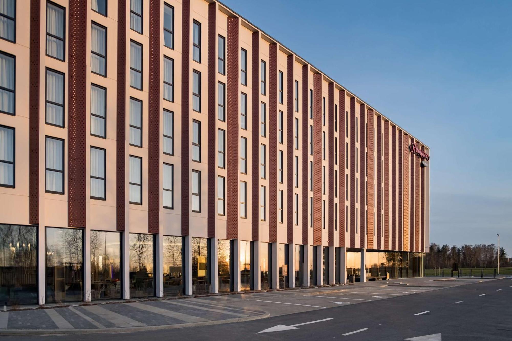 Hampton By Hilton Riga Airport Hotel Marupe Bagian luar foto